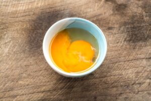 image of a rotten egg in a bowl depicting tap water smell