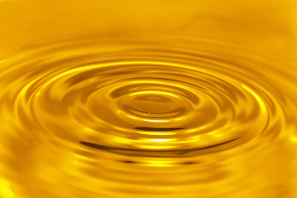 image of gold liquid depicting similarities of on-road and off-road diesel