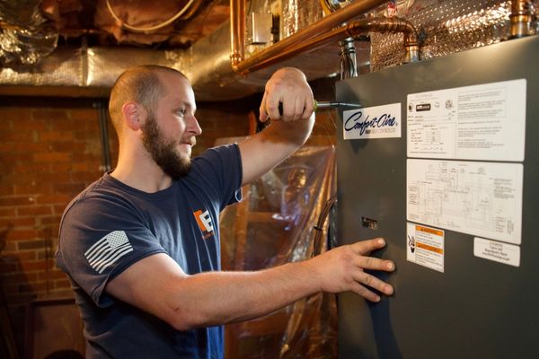 professional HVAC technician from Taylor Energy